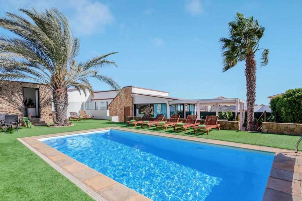 Villa Cobas Con Piscina Y Privada Triquivijate Buitenkant foto