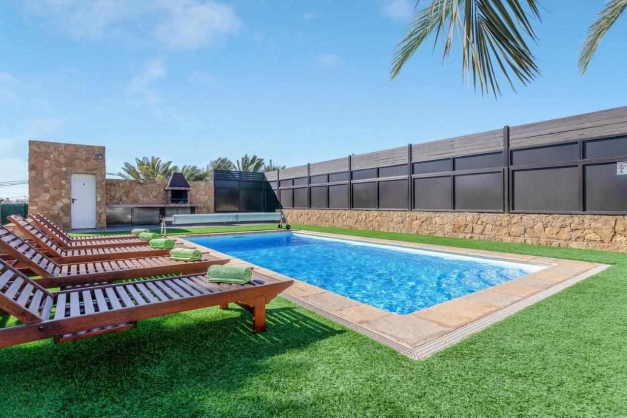 Villa Cobas Con Piscina Y Privada Triquivijate Buitenkant foto