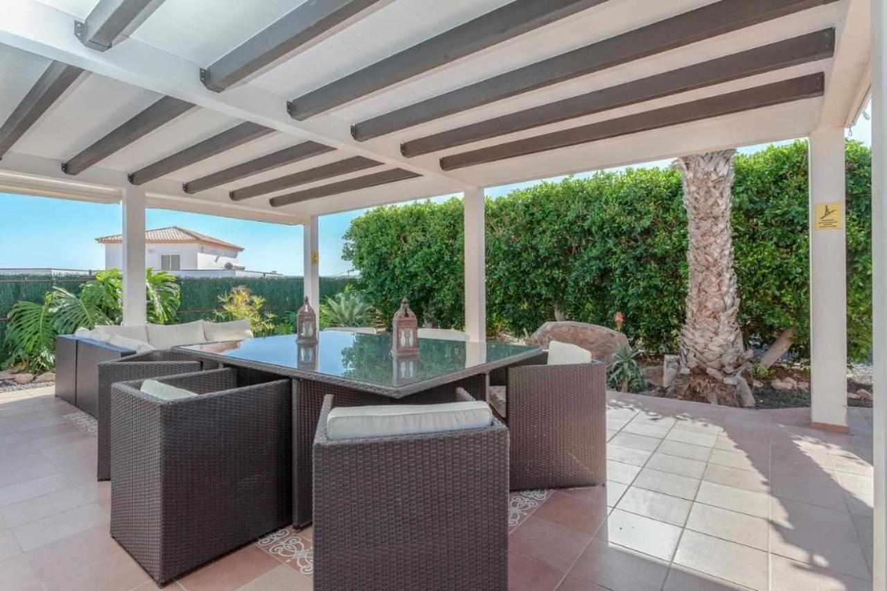 Villa Cobas Con Piscina Y Privada Triquivijate Buitenkant foto