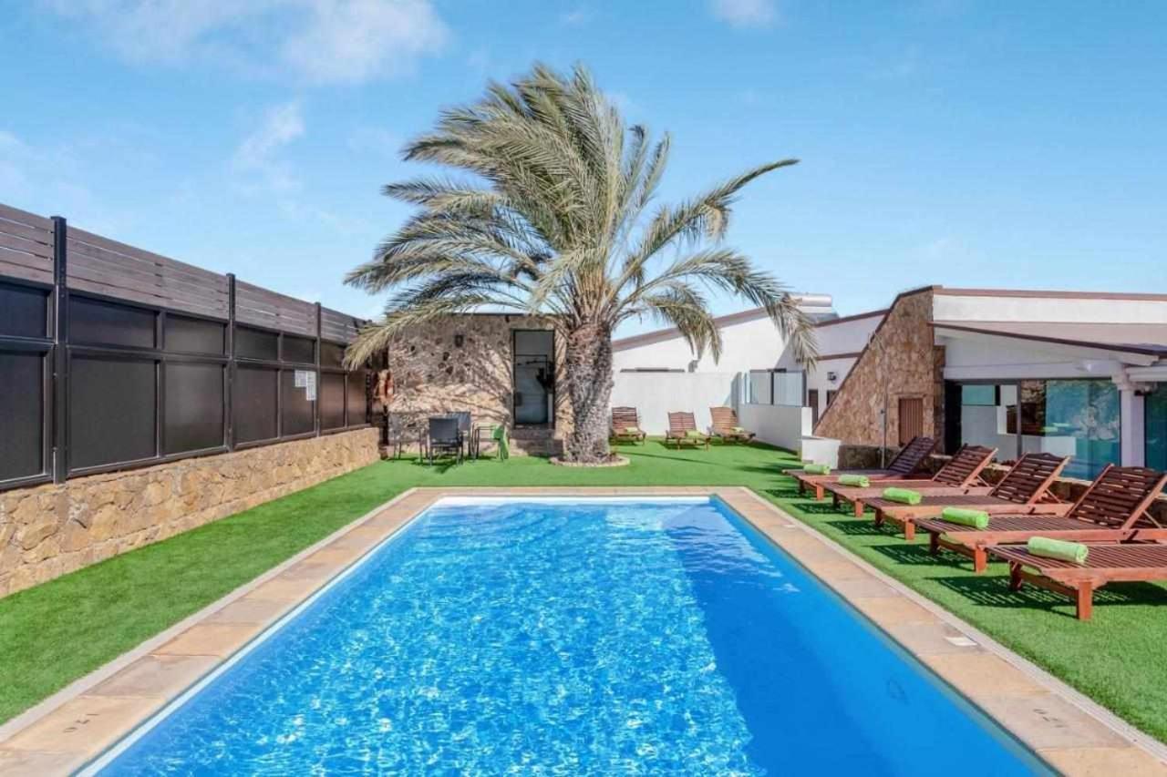 Villa Cobas Con Piscina Y Privada Triquivijate Buitenkant foto